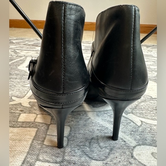 Marc Fisher Black Heeled Leather Ankle Boots with Peep Toe 3” heel size 6.5 - Picture 5 of 7
